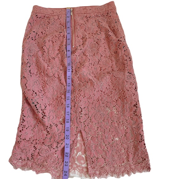❤️🔥3/$22❤️🔥 Dusty pink lace skirt with lining - Picture 12 of 13